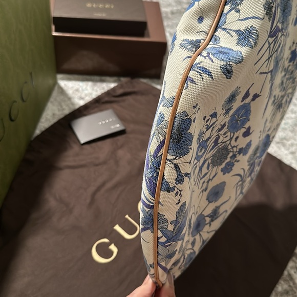 Vintage Gucci Flora Wave Hobo Bag w/ Horsebit Shoulder Detail - Picture 10 of 14